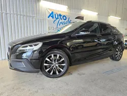 Svart Begagnad 2019 Volvo V40 CC Momentum Kombi | 187 900 kr (Marknadspris)