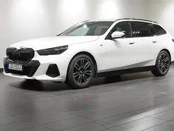 Vit Begagnad 2024 BMW 520 M Sport Kombi | 614 800 kr (Dyr)