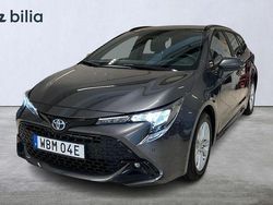 Grå Begagnad 2024 Toyota Corolla Active Kombi | 314 900 kr (Marknadspris)