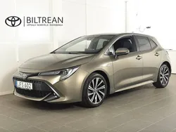 Grön Begagnad 2021 Toyota Corolla Style Halvkombi | 234 900 kr (Marknadspris)