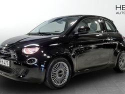 Svart (black) Begagnad 2022 Fiat 500e Icon Sportkupé | 199 900 kr (Marknadspris)