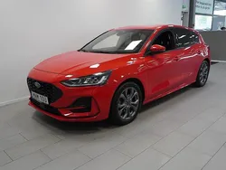 Röd (race red sol) Begagnad 2022 Ford Focus ST-Line X Halvkombi | 229 900 kr (Marknadspris)