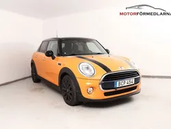 Orange Begagnad 2017 Mini Cooper Chili Halvkombi | 174 900 kr (Bra pris)