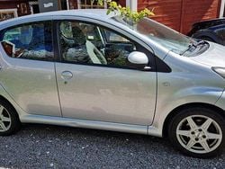 Silver Begagnad 2013 Toyota Aygo Halvkombi | 35 000 kr (Bra pris)