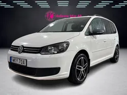 Vit Begagnad 2015 VW Touran Comfortline Minibuss | 84 900 kr (Bra pris)