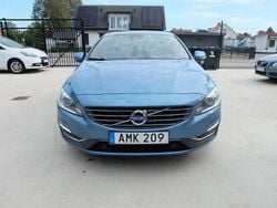 Blå Begagnad 2014 Volvo S60 Summum Sedan | 114 900 kr (Marknadspris)