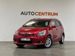 Mörkröd (röd) Begagnad 2012 Toyota Verso Minibuss | 69 900 kr (Marknadspris)