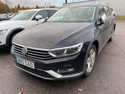 Svart (svart metallic) Begagnad 2019 VW Passat Alltrack Executive Kombi | 214 000 kr (Marknadspris)