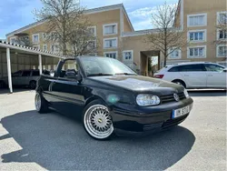 Svart Begagnad 2002 VW Golf Cabriolet Cab | 45 000 kr