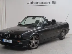 Svart Begagnad 1989 BMW 325 Cabriolet Cab | 149 900 kr