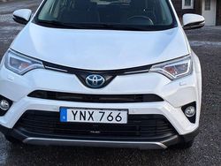 Begagnad 2018 Toyota RAV4 Hybrid SUV | 220 000 kr (Bra pris)