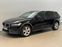 Begagnad 2022 Volvo V60 CC Kombi | 309 500 kr (Bra pris)
