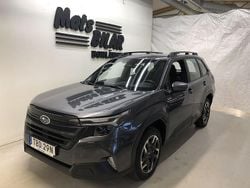 Grå Ny 2025 Subaru Forester SUV | 408 400 kr (Superpris)