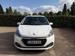 Begagnad 2017 Peugeot 208 Halvkombi | 62 500 kr (Marknadspris)