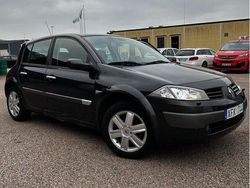 Grå Begagnad 2006 Renault Mégane II Halvkombi | 49 499 kr (Marknadspris)