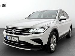 Vit Begagnad 2023 VW Tiguan SUV | 349 900 kr (Marknadspris)