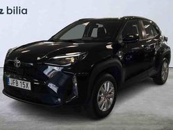 Svart Begagnad 2024 Toyota Yaris Cross SUV | 277 900 kr (Bra pris)