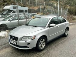 Ljusgrå Begagnad 2007 Volvo S40 Kinetic Sedan | 34 900 kr