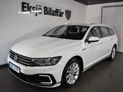 Vit Begagnad 2020 VW Passat GTE Kombi | 219 500 kr (Superpris)