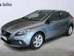Grå Begagnad 2016 Volvo V40 CC Momentum Kombi | 124 900 kr (Marknadspris)