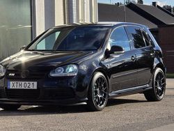 Svart Begagnad 2006 VW Golf V R Halvkombi | 144 900 kr