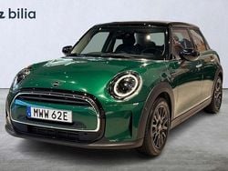 Grön Begagnad 2022 Mini Cooper Classic Halvkombi | 239 900 kr (Lite dyr)
