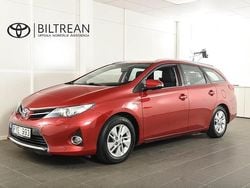 Mörkröd Begagnad 2013 Toyota Auris Hybrid Active Kombi | 128 900 kr (Bra pris)
