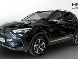 Svart (black) Begagnad 2021 MG ZS Luxury Sedan | 249 900 kr (Bra pris)