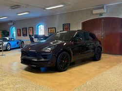 Mörkröd Begagnad 2023 Porsche Macan GTS SUV | 1 025 000 kr (Lite dyr)