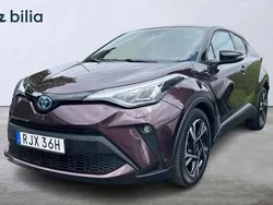 Lila Begagnad 2022 Toyota C-HR Edition SUV | 254 900 kr (Marknadspris)