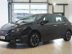 Svart Begagnad 2023 Nissan Leaf Acenta Halvkombi | 198 800 kr (Marknadspris)