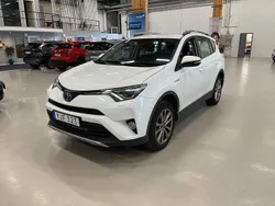 Vit Begagnad 2018 Toyota RAV4 Hybrid Active SUV | 259 000 kr (Marknadspris)