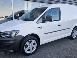 Vit Begagnad 2018 VW Caddy Minibuss | 99 800 kr (Marknadspris)