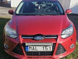 Röd Begagnad 2012 Ford Focus Titanium Kombi | 24 000 kr (Bra pris)