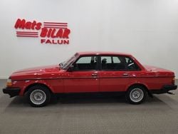 Röd Begagnad 1991 Volvo 240 Sedan | 150 000 kr