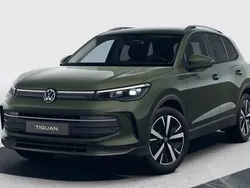 Grön (cipressinogreen metallic) Ny 2025 VW Tiguan SE SUV | 439 900 kr