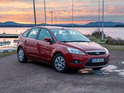 Begagnad 2010 Ford Focus Ghia Halvkombi | 35 000 kr (Marknadspris)