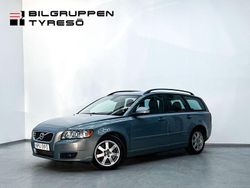 Ljusblå (blå) Begagnad 2011 Volvo V50 Momentum Kombi | 79 900 kr (Marknadspris)