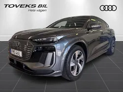 Grå (daytonagrå pärleffekt) Ny 2025 Audi Q6 Sportback e-tron S-Line SUV | 842 100 kr