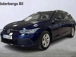 Blå Begagnad 2020 VW Golf VIII Life Kombi | 199 500 kr (Marknadspris)