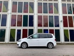 Vit Begagnad 2015 VW Touran Minibuss | 164 900 kr (Dyr)