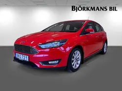 Röd Begagnad 2016 Ford Focus Titanium Halvkombi | 89 000 kr (Marknadspris)
