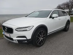 Vit Begagnad 2017 Volvo V90 CC Inscription Kombi | 349 000 kr (Marknadspris)