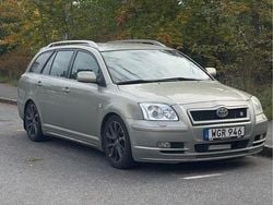 Grön Begagnad 2004 Toyota Avensis Kombi | 25 000 kr (Bra pris)
