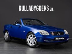Mörkblå Begagnad 1997 Mercedes SLK200 Cab | 99 000 kr