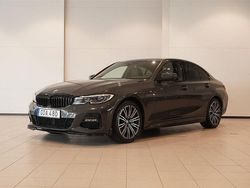 Grå Begagnad 2019 BMW 330e M Sport Sedan | 319 800 kr (Marknadspris)