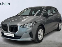 Grå Begagnad 2022 BMW 225 Active Tourer Minibuss | 309 900 kr (Marknadspris)