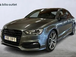 Grå Begagnad 2015 Audi A3 S-Line Sedan | 224 900 kr (Marknadspris)