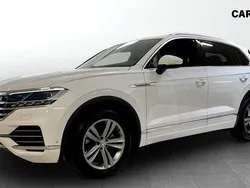 Vit (white) Begagnad 2019 VW Touareg Executive SUV | 389 900 kr