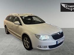 Vit Begagnad 2010 Skoda Superb Elegance Kombi | 34 900 kr (Bra pris)
